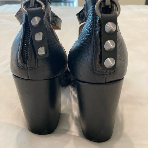 Black strappy sandals - Picture 3 of 6